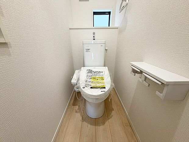 ☆ウレシイシャワートイレ☆1階・2階に完備!パパとのトイレ争いに終止符!!