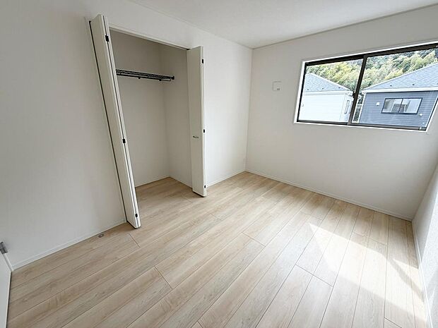 ☆各部屋大型収納完備☆子供部屋・主寝室にお好きにコーディネートしよう!!
