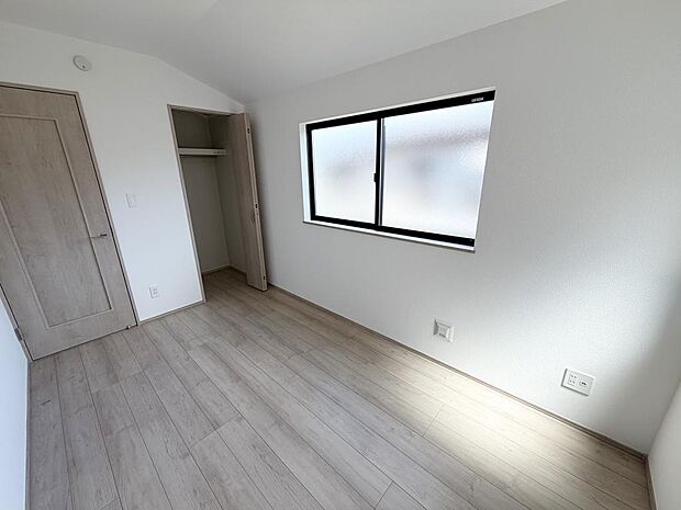 ☆各部屋大型収納完備☆子供部屋・主寝室にお好きにコーディネートしよう！！