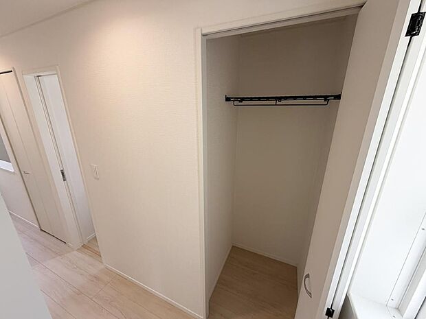 ☆2階☆廊下にある収納☆