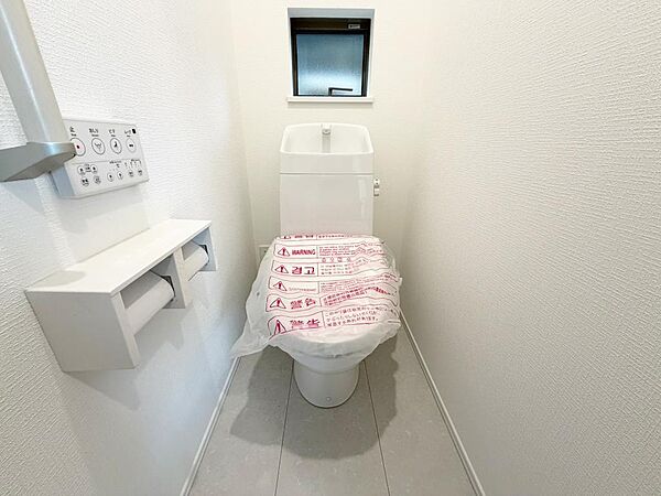 ☆ウレシイシャワートイレ☆1階・2階に完備！パパとのトイレ争いに終止符！！