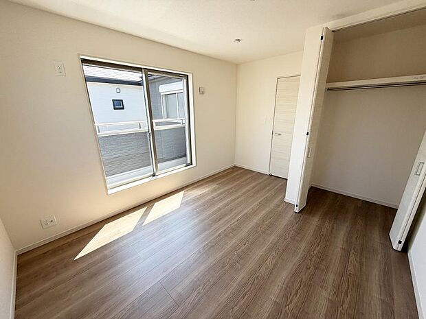 ☆各部屋大型収納完備☆子供部屋・主寝室にお好きにコーディネートしよう！！