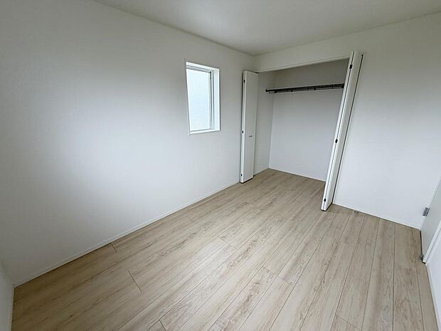 ☆各部屋大型収納完備☆子供部屋・主寝室にお好きにコーディネートしよう!!
