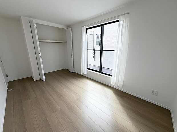 ☆各部屋大型収納完備☆子供部屋・主寝室にお好きにコーディネートしよう!!