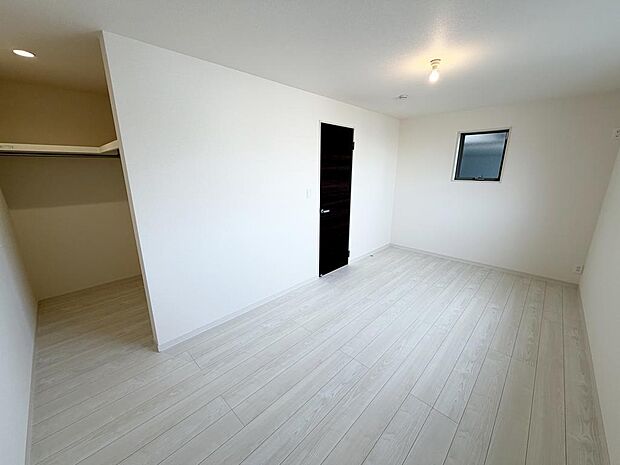 ☆1階☆各部屋大型収納完備☆子供部屋・主寝室にお好きにコーディネートしよう!!