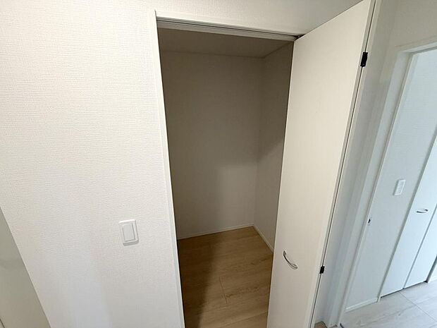 ☆ウォークインクローゼット☆テレワーク・趣味部屋でも!!