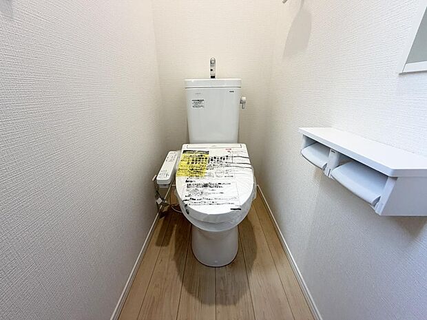 ☆ウレシイシャワートイレ☆1階・2階に完備!パパとのトイレ争いに終止符!!