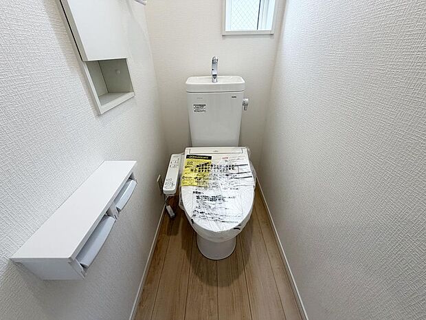 ☆ウレシイシャワートイレ☆1階・2階に完備！パパとのトイレ争いに終止符！！