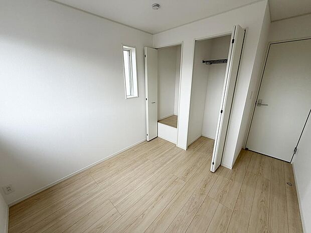 ☆各部屋大型収納完備☆子供部屋・主寝室にお好きにコーディネートしよう！！