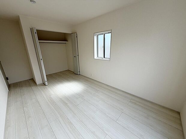 ☆各部屋大型収納完備☆子供部屋・主寝室にお好きにコーディネートしよう！！