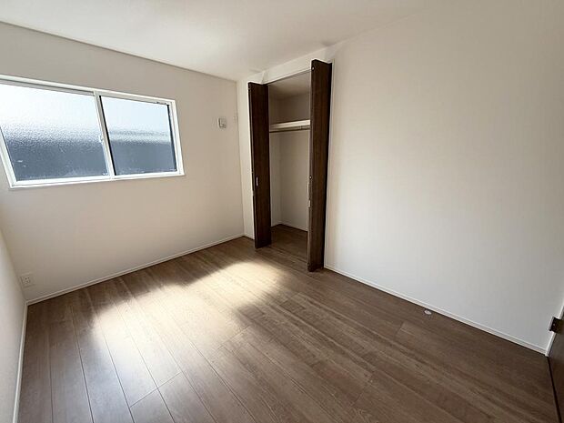 ☆各部屋大型収納完備☆子供部屋・主寝室にお好きにコーディネートしよう！！