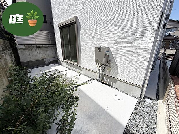 ☆趣味の為の物置・ガーデニング・ゴミ置場などあれば大変便利なスペースです(^^♪