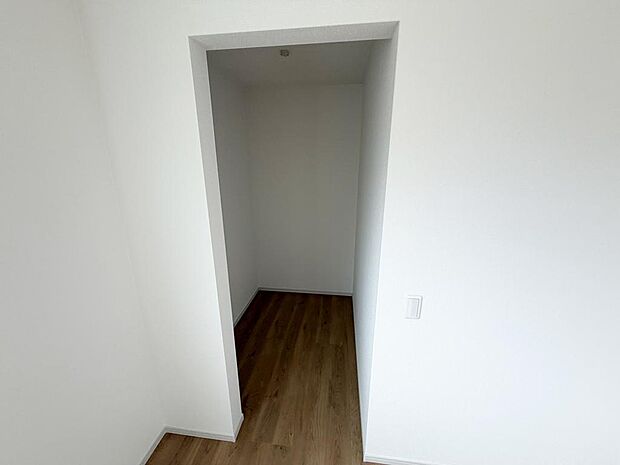 ☆ウォークインクローゼット☆テレワーク・趣味部屋でも!!