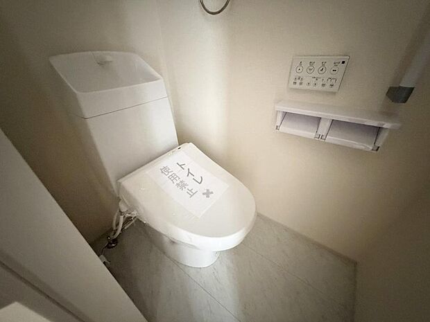 ☆ウレシイシャワートイレ☆1階・2階に完備!パパとのトイレ争いに終止符!!