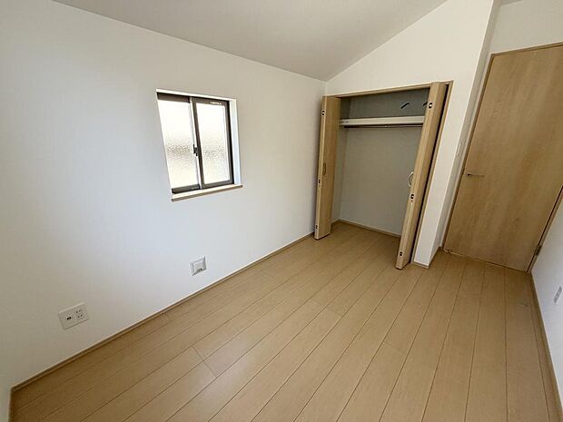 ☆各部屋大型収納完備☆子供部屋・主寝室にお好きにコーディネートしよう！！