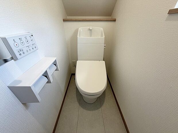 ☆ウレシイシャワートイレ☆1階・2階に完備！パパとのトイレ争いに終止符！！