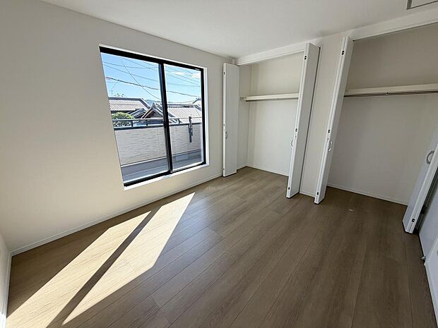 ☆各部屋大型収納完備☆子供部屋・主寝室にお好きにコーディネートしよう！！