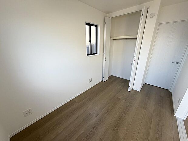 ☆各部屋大型収納完備☆子供部屋・主寝室にお好きにコーディネートしよう！！