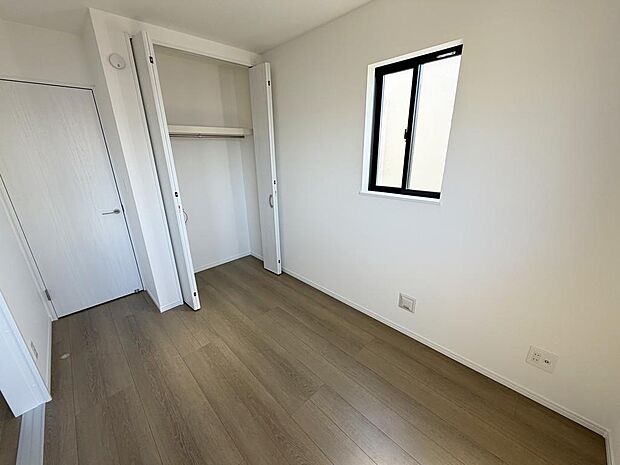 ☆各部屋大型収納完備☆子供部屋・主寝室にお好きにコーディネートしよう！！