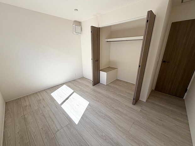 ☆各部屋大型収納完備☆子供部屋・主寝室にお好きにコーディネートしよう!!