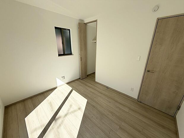 ☆各部屋大型収納完備☆子供部屋・主寝室にお好きにコーディネートしよう!!