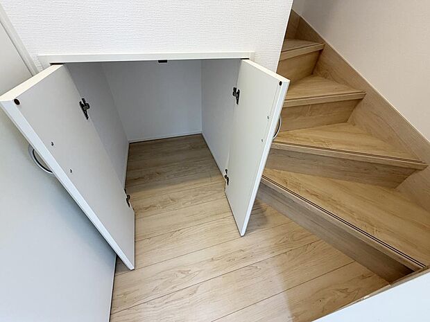 ☆１階☆廊下にある収納☆