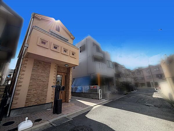 ☆現地外観写真☆Re-House☆平成15年築☆土地25坪☆「寝屋川市駅」徒歩11分☆日当たり良好☆閑静な住宅街☆WIC・食洗機・南面バルコニー・屋根裏収納・トイレ２ケ所☆前道6.4ｍ☆