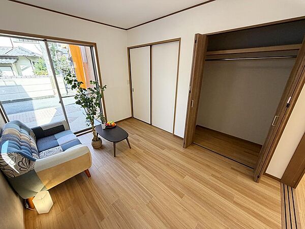 ☆１階☆各部屋大型収納完備☆子供部屋・主寝室にお好きにコーディネートしよう！！