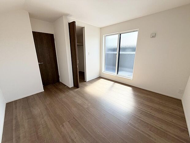 ☆各部屋大型収納完備☆子供部屋・主寝室にお好きにコーディネートしよう！！
