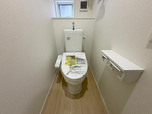 ☆ウレシイシャワートイレ☆1階・2階に完備！パパとのトイレ争いに終止符！！