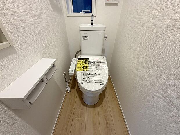 ☆ウレシイシャワートイレ☆1階・2階に完備!パパとのトイレ争いに終止符!!