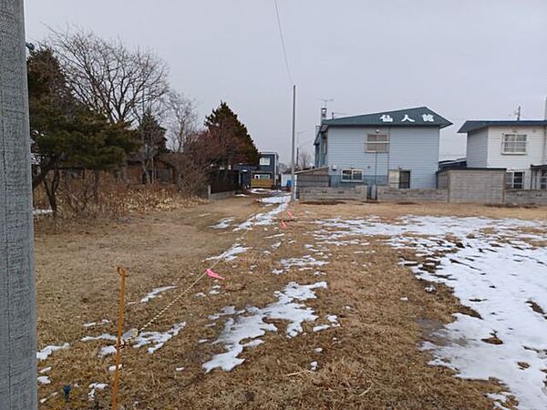 前面道路：北東側公道に約28.4m接道