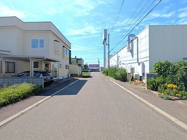 北東側公道約4.4mに接道約6.0m間口約6.0mを活かして、駐車スペースや玄関アプローチなども計画しやすく、理想の住まいづくりを楽しめる土地です！お気軽にお問い合わせください♪