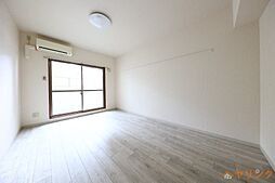 ラ・ヴィアンパレスII 1階1Kのリビング/ダイニング