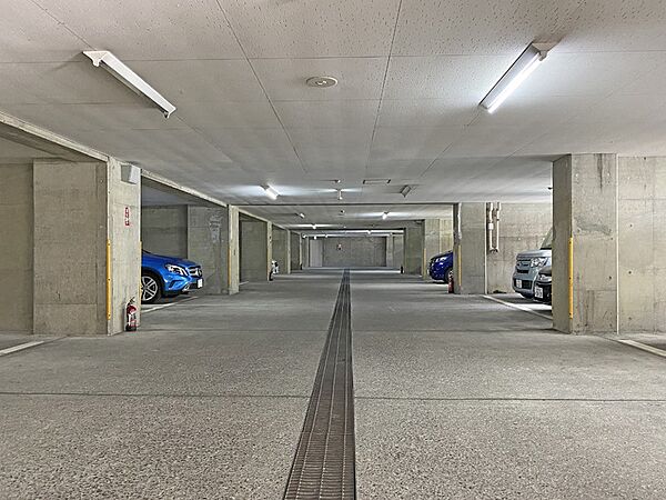 屋根付き駐車場