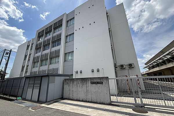 豊中市立第一中学校まで850m