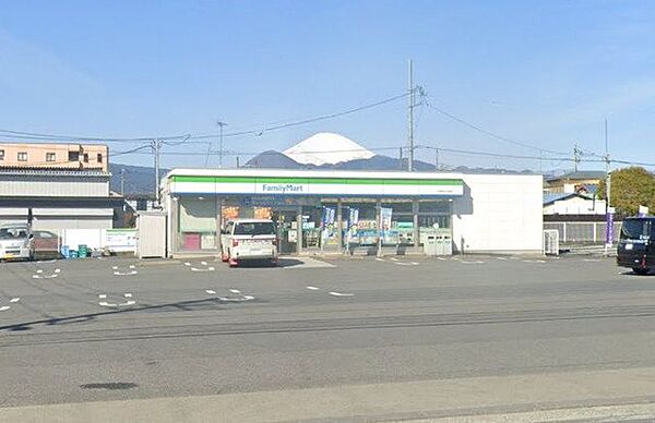 ファミリーマート 大井町上大井店 220m