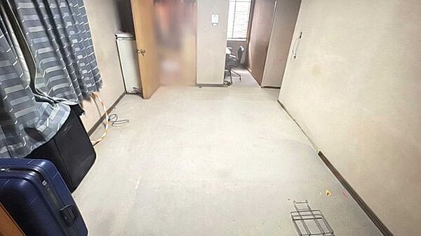 残置物は加工で消しています。