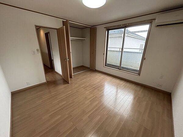 洋室を拡大表示