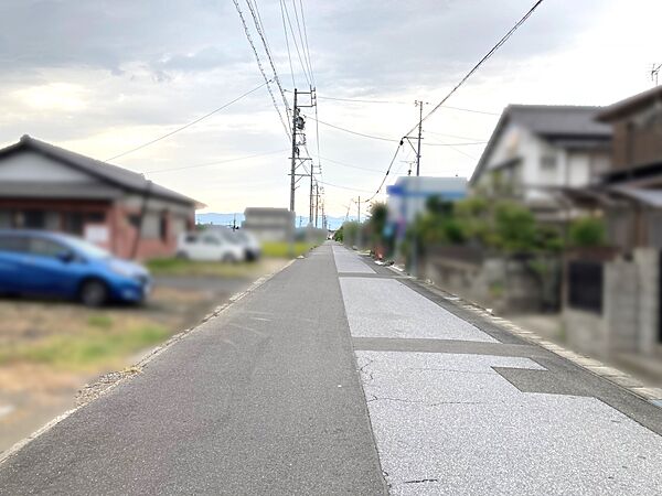 北道路西側