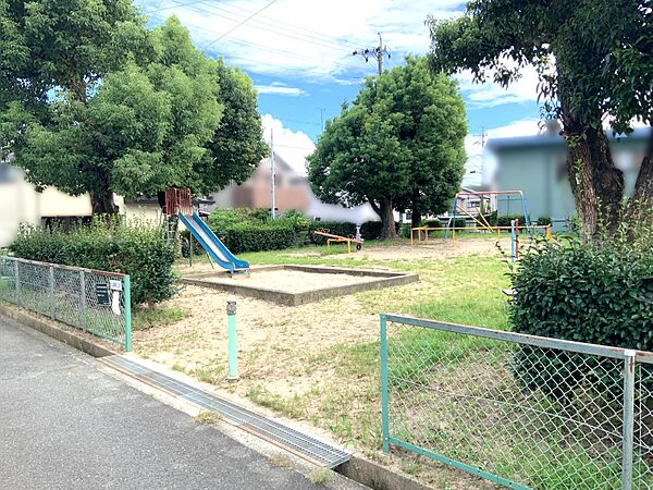 （周辺）山腰第二公園・・・約60m