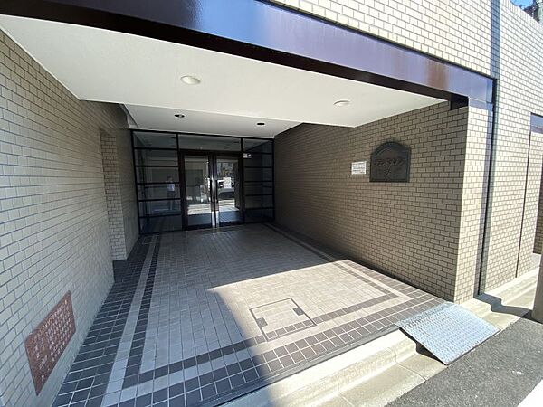 重厚感あふれる外観！
