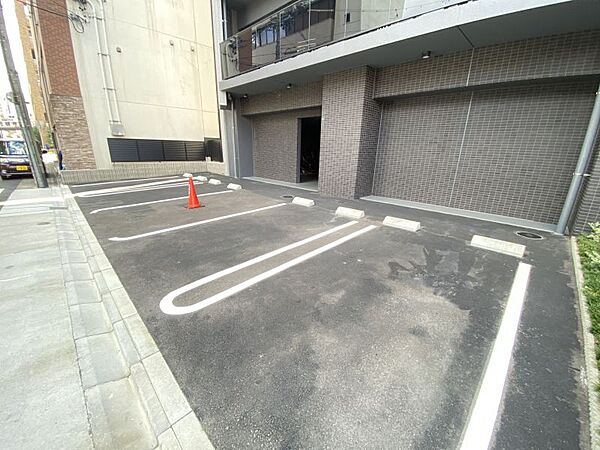 敷地内平面駐車場です！