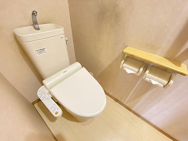 1，2階にトイレがあるため、わざわざ階段を上り下りせずに済み、生活動線がスムーズになります。