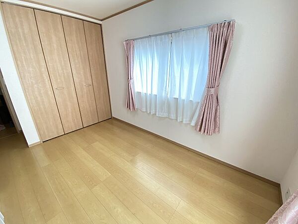 各室6帖以上、収納完備のためゆったりとお部屋でお過ごし頂けます。