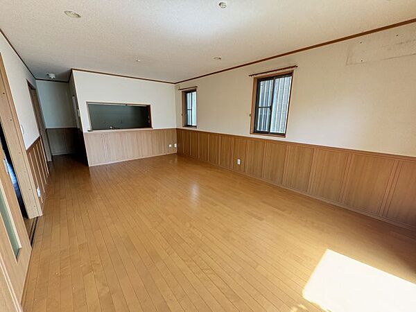 約18帖の開放的な広々LDK♪家族団らんをお楽しみいただけます♪