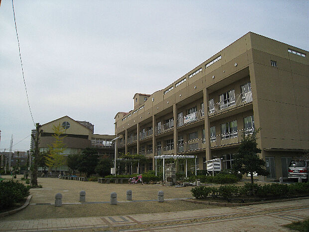 浜松市立東小学校（1050m）