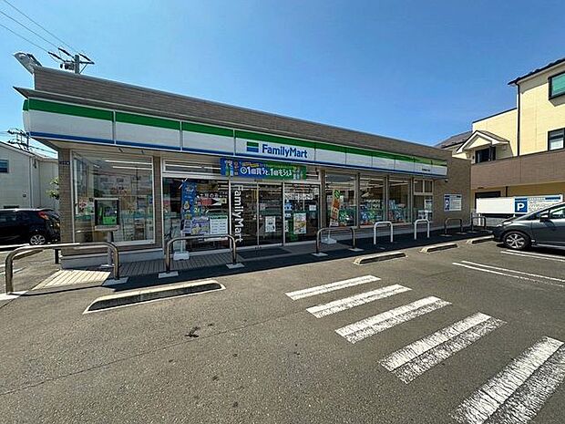 ファミリーマート多賀城大代店 徒歩4分。 270m