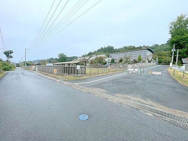 栗駒小学校 徒歩約1分 70m