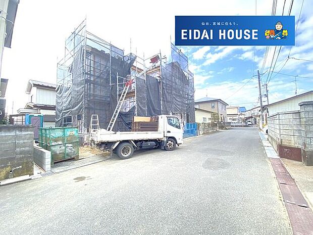 前面道路を含む現地現況外観写真